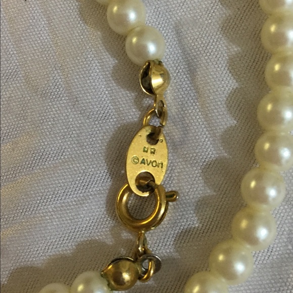 Vintage Signed Avon Faux Pearl Necklace - Picture 2 of 4